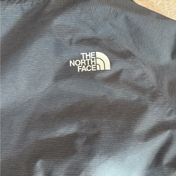 North face rain jacket - Picture 5 of 6